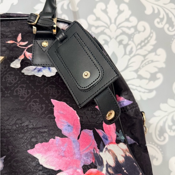 • Guess Florencia Floral Travel Bag - Picture 5 of 6
